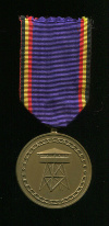 Медаль в память 40-летия окончания II Мировой войны. Выпуск 1985 г. Национальной федерации бывших военнопленных. Бельгия